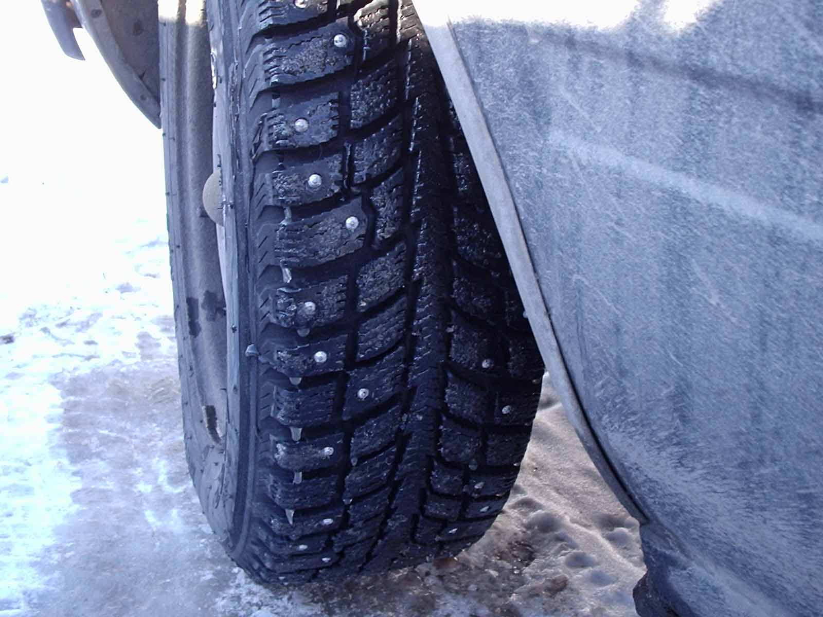 http://toyotacover.50megs.com/Jaatie/Mystuddedtires2.jpg