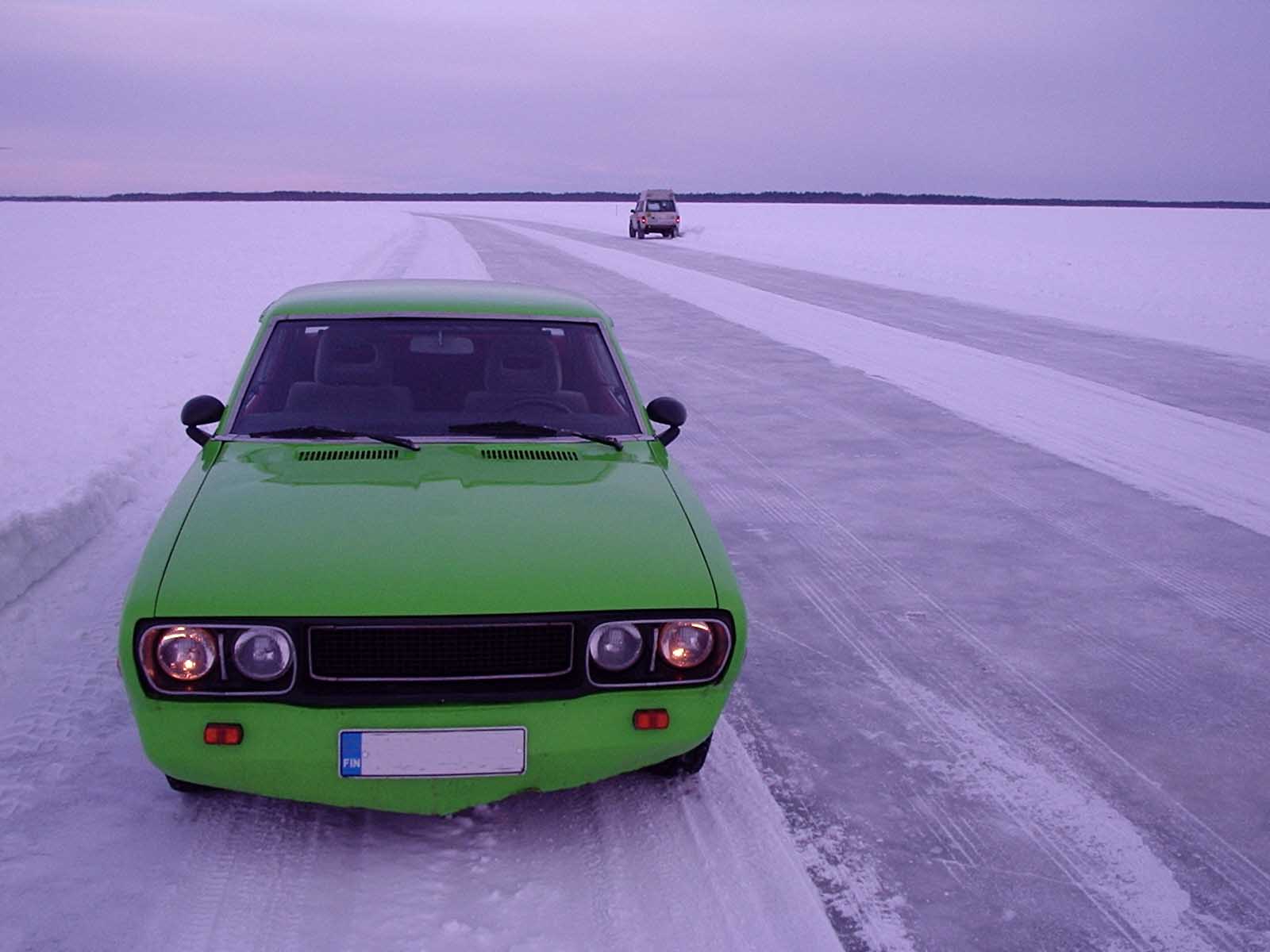 http://toyotacover.50megs.com/Jaatie/P3080011.jpg