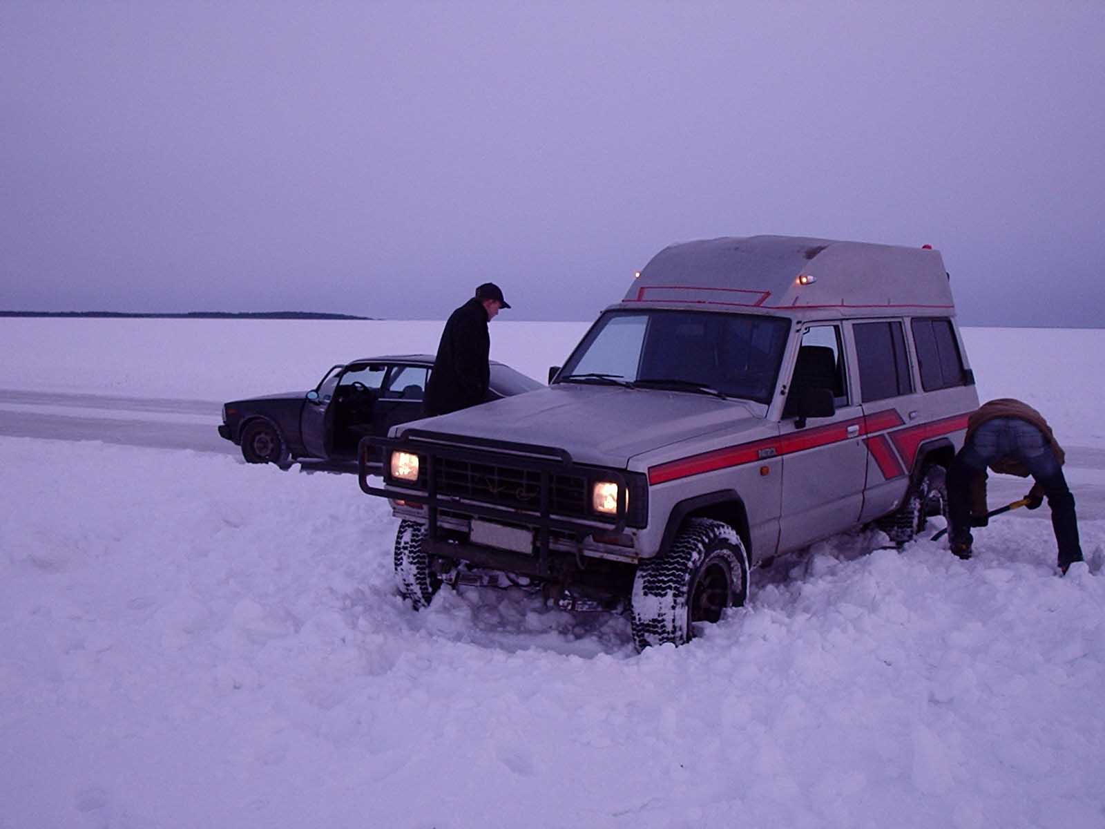 http://toyotacover.50megs.com/Jaatie/P3080024.jpg
